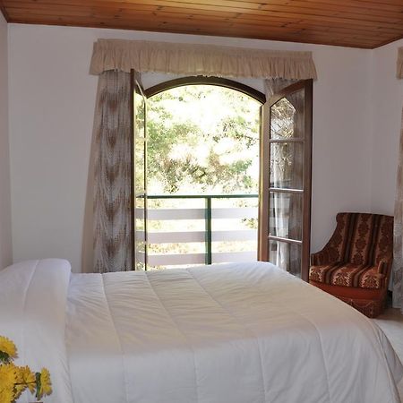 Hotel Vila Regina Campos do Jordão Buitenkant foto