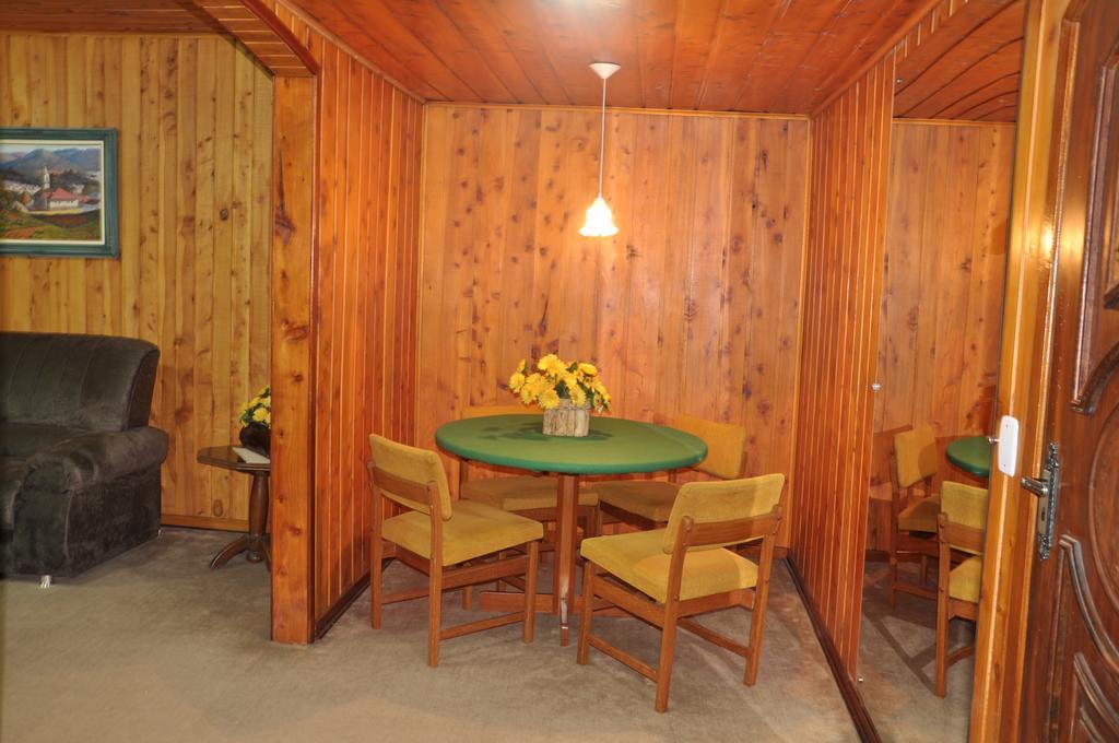 Hotel Vila Regina Campos do Jordão Buitenkant foto