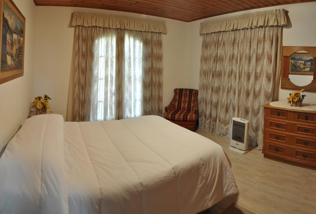 Hotel Vila Regina Campos do Jordão Buitenkant foto