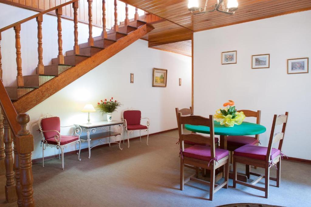 Hotel Vila Regina Campos do Jordão Buitenkant foto