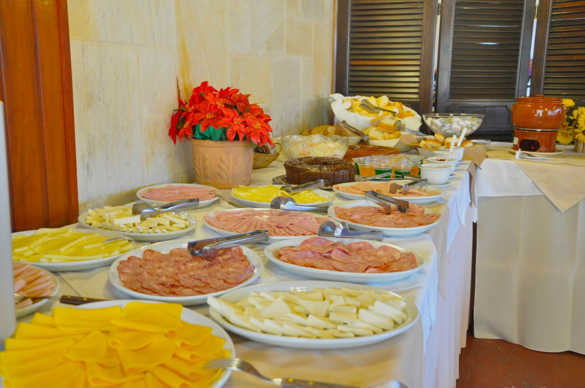 Hotel Vila Regina Campos do Jordão Buitenkant foto