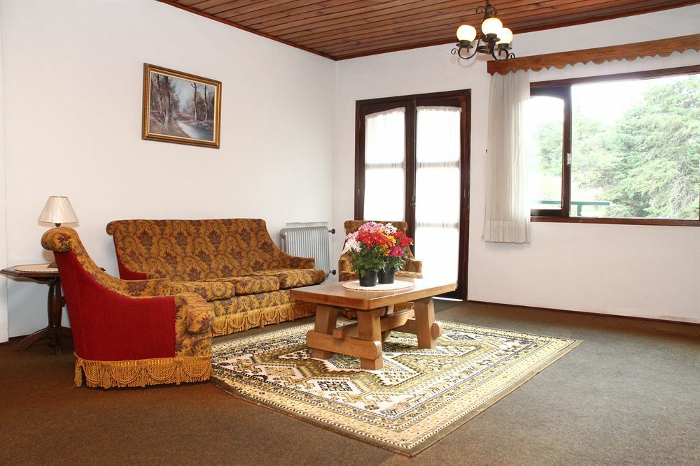 Hotel Vila Regina Campos do Jordão Buitenkant foto
